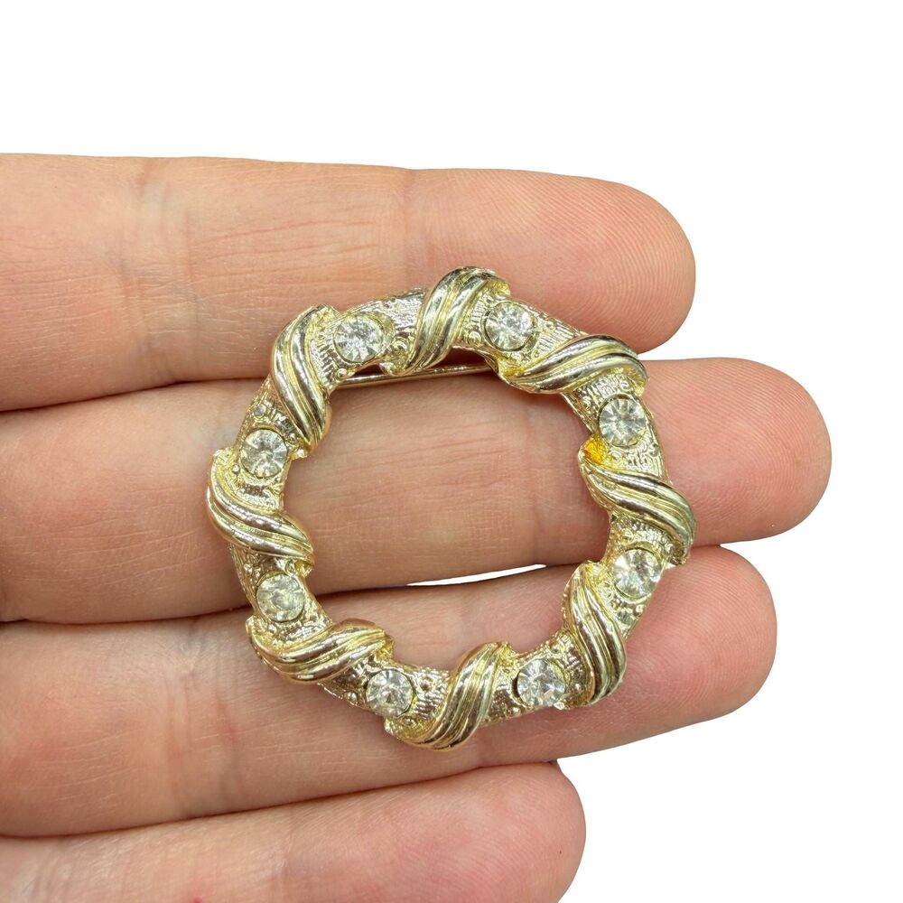 Vintage Jewelry Gold Tone Rhinestone Wreath brooch circle pin